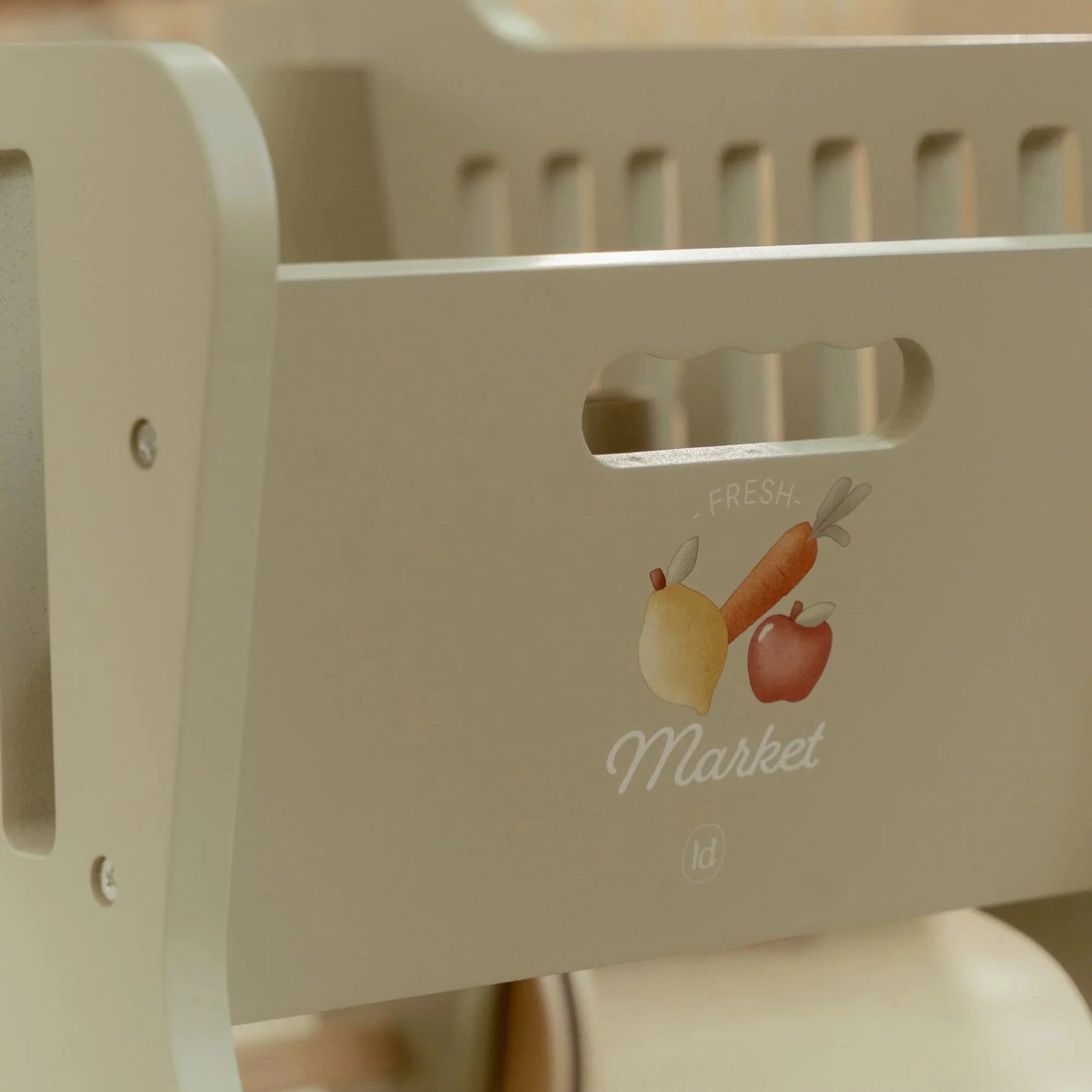 Дрвена количка за пазарување