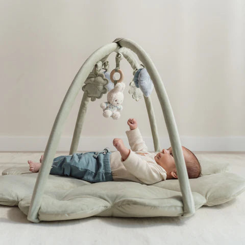 Подлога за игра со активности • Среќни листови