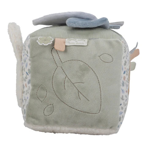 Мека коцка со активности • Среќни листови