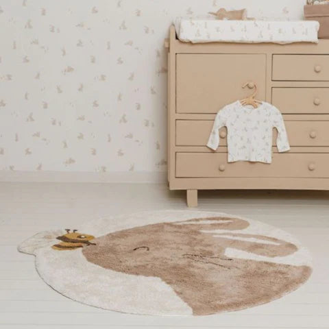 Тепих • Зајче и пчела