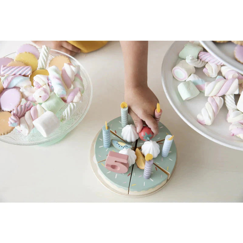 Дрвена торта со XL свеќички