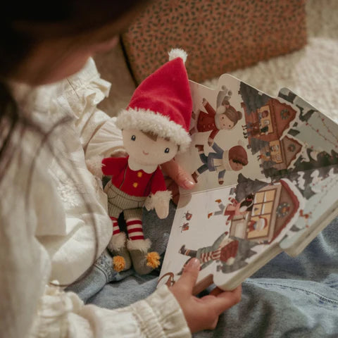 Новогодишен подарок со книга и кукла Џим