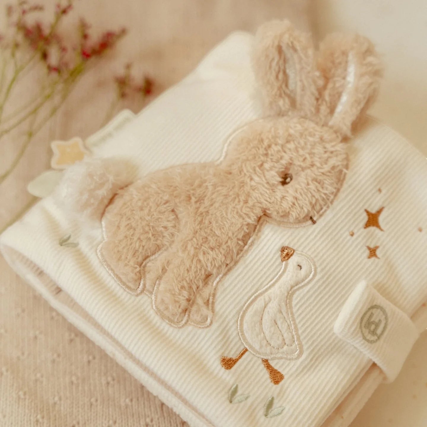 Мека книга со активности • Newborn naturals