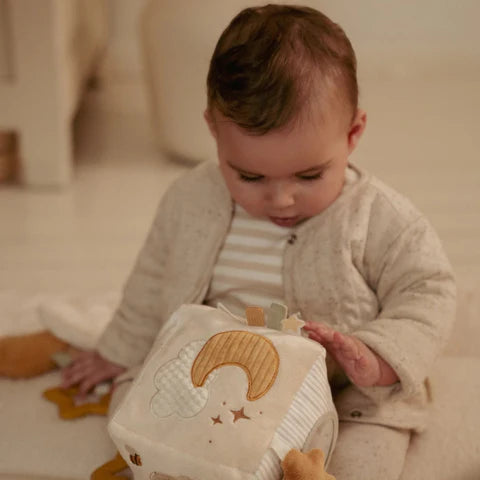 Мека коцка со активности • Newborn Naturals