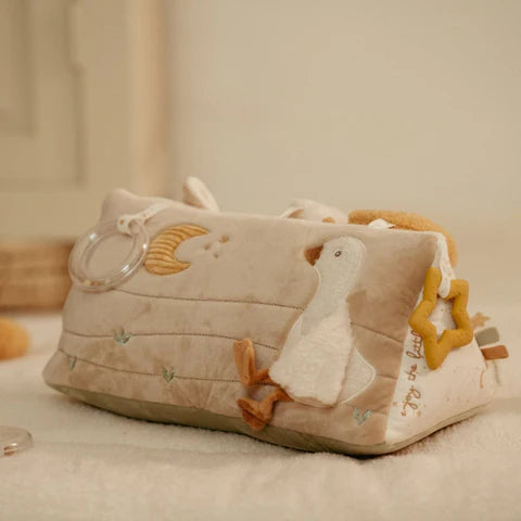 Триаголно перниче со активности • Newborn naturals