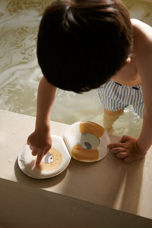 Книга за во бања • Циркус