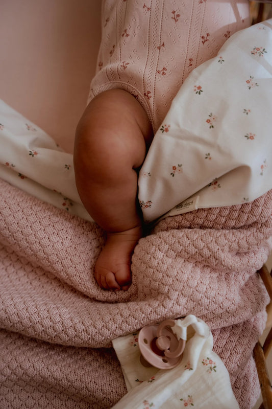 Плетено ќебе • Pure Blossom • 110 х 140 см