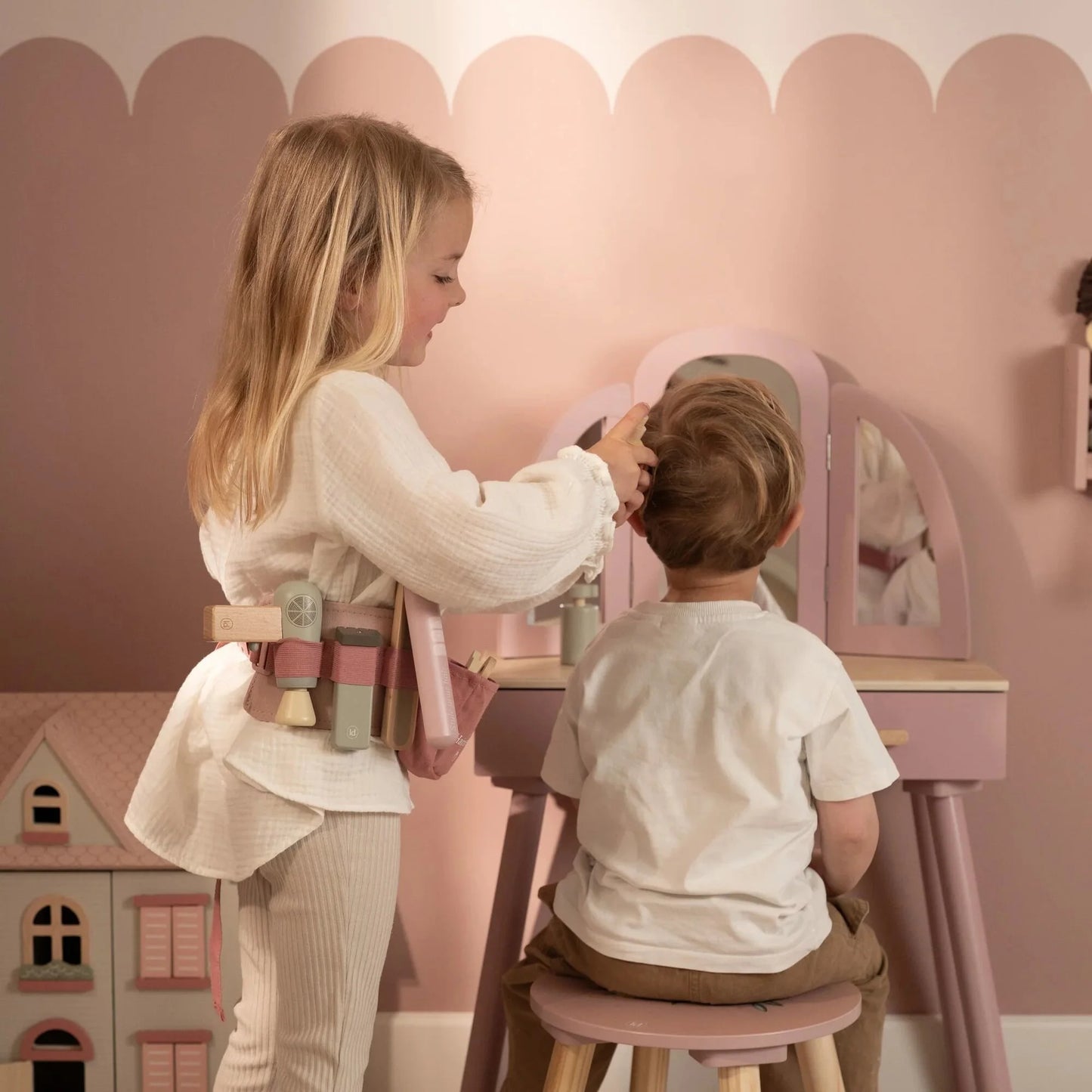 Дрвен фризерски сет