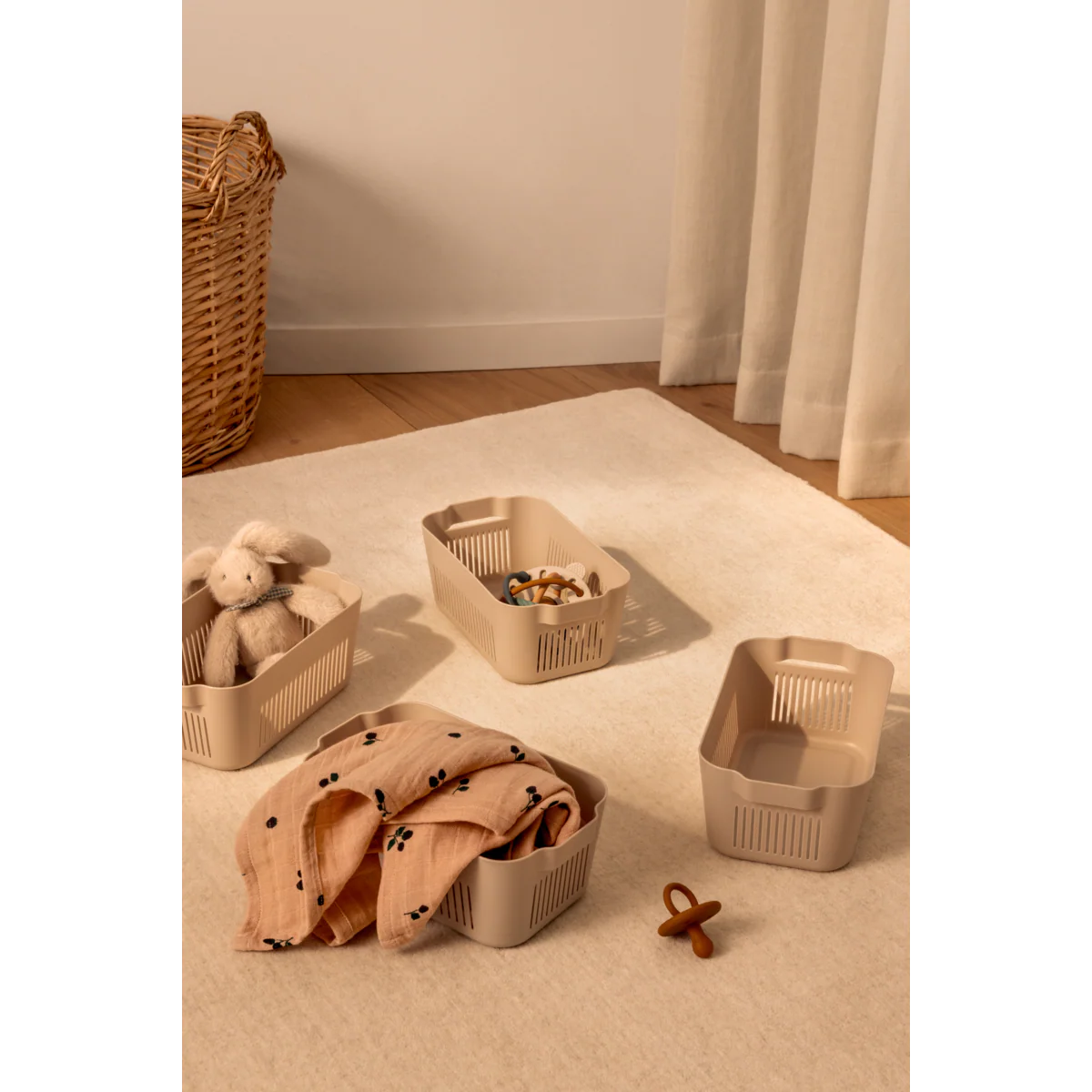 Сет од 4 корпи • Песок