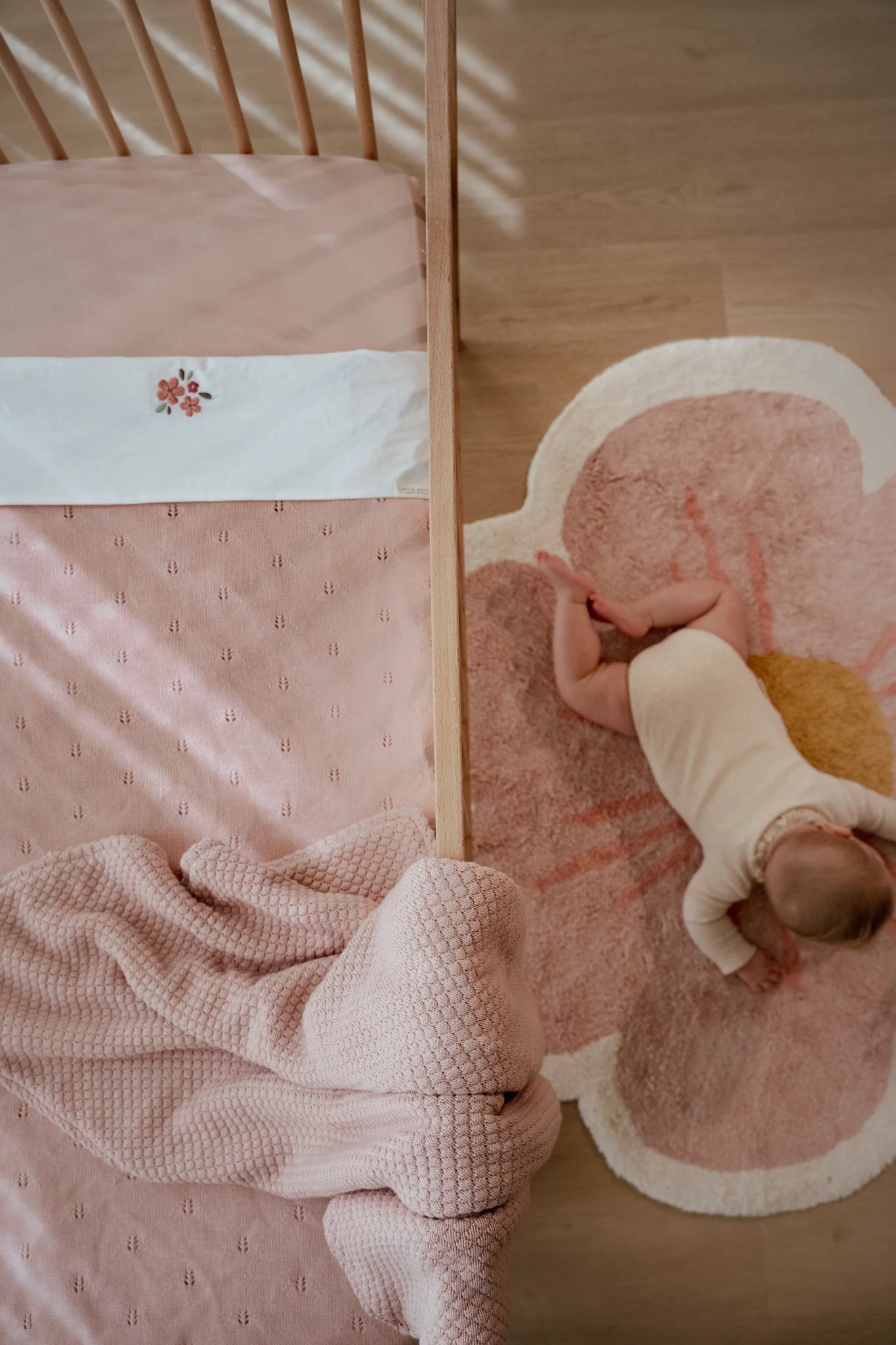 Плетено ќебе • Pure Blossom • 110 х 140 см